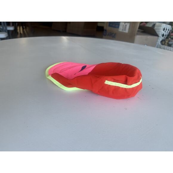 NWT Brooks Lightweight Packable Running Hat Reflective Pink One Size Fits All cl - Picture 3 of 5